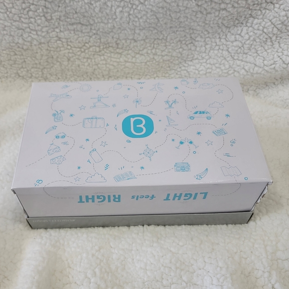 BZees Diamond X Navy stripe sandals Brand New in box 10 Wide - Picture 6 of 9